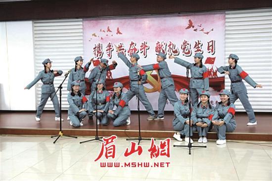 王俊凯追星追成典范,偶像宠粉无度,上班下班都能和周杰伦贴贴?